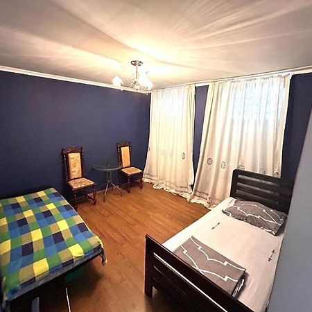 דירות טביליסי Booboo Flat In Italian Yard מראה חיצוני תמונה