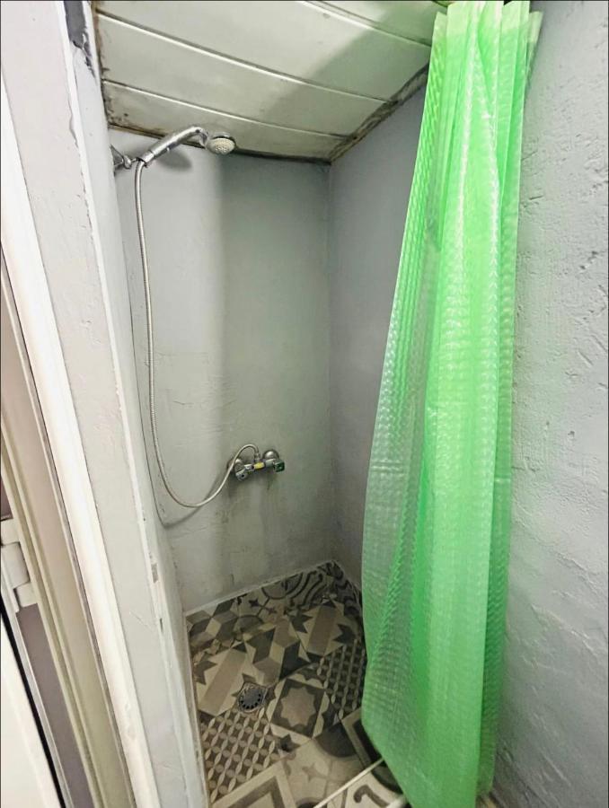 דירות טביליסי Booboo Flat In Italian Yard מראה חיצוני תמונה
